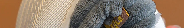 Chaussons d'hiver en peluche à rayures pour bébé souple
